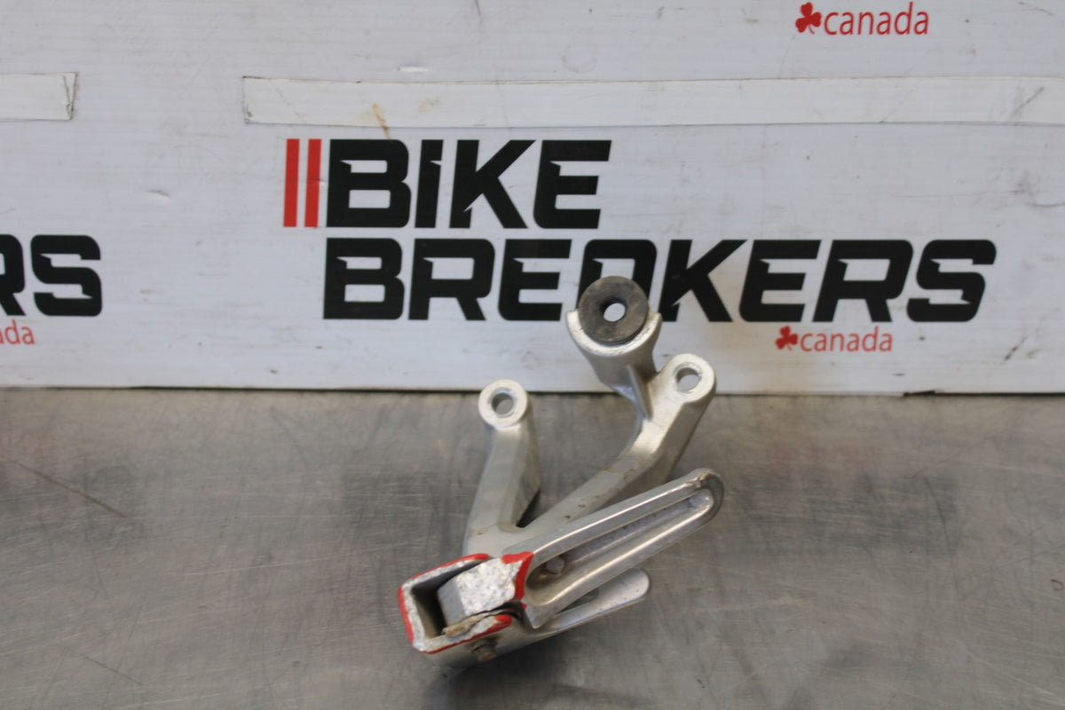 97-00 SUZUKI GSXR600 SRAD LEFT REAR BACK PASSENGER PEG BB921