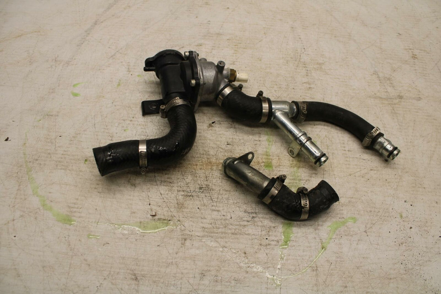 06-21 KAWASAKI VULCAN 900 THERMOSTAT W HOUSING ASSEMBLY BB363