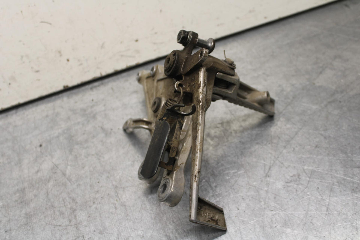 06-07 HONDA CBR1000RR RIGHT REARSET REAR SET DRIVER FOOT PEG REST STOP BB99