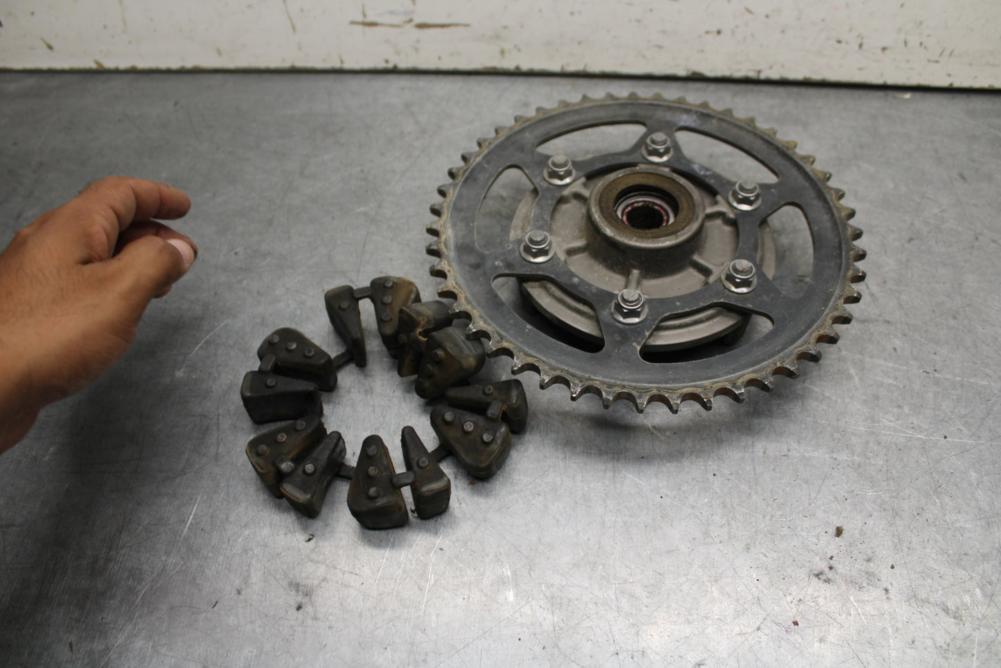 09-11 TRIUMPH DAYTONA 675 REAR BACK SPROCKET HUB BB652
