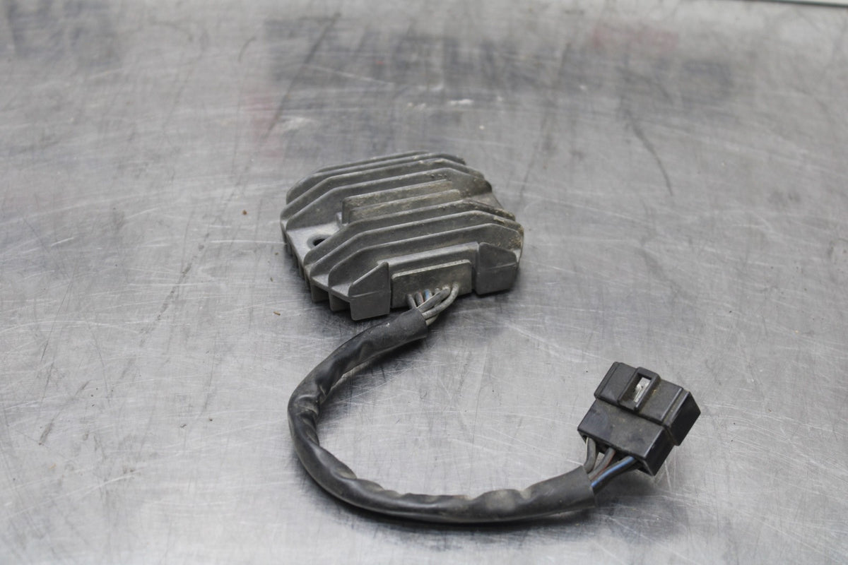 98 KAWASAKI NINJA ZX6 RECTIFIER VOLTAGE REGULATOR BB870