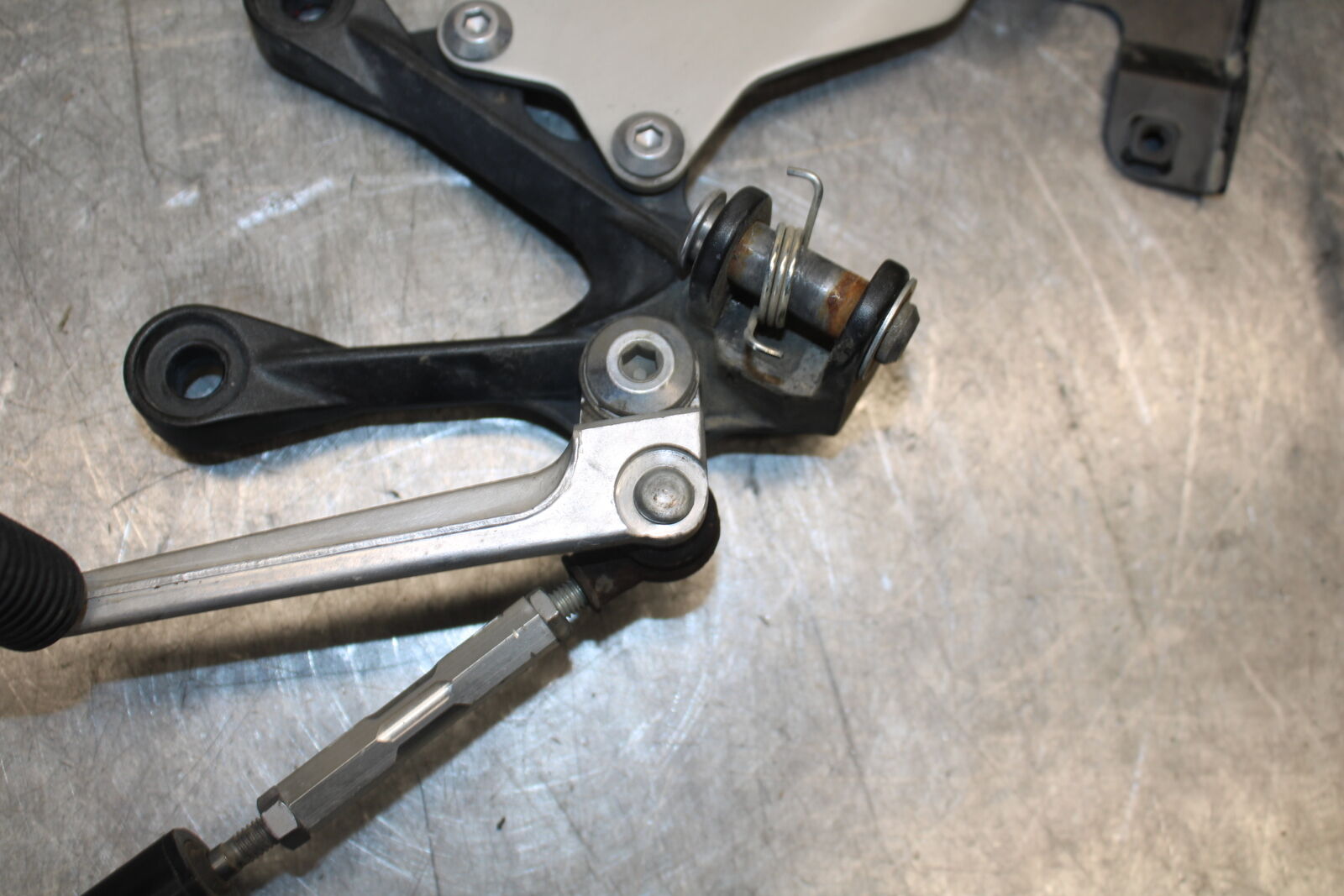19-23 KAWASAKI NINJA ZX6R LEFT REARSET REAR SET FOOT PEG W SHIFTER BB701
