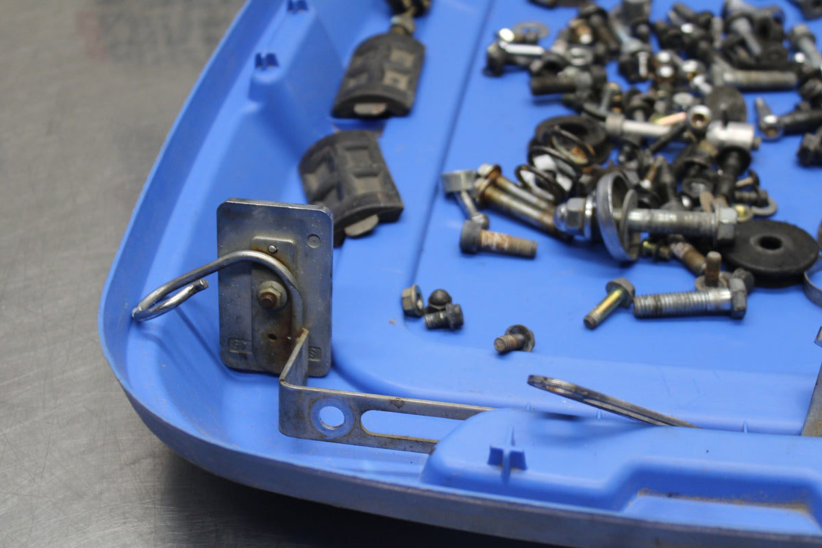 97 KAWASAKI VULCAN 1500 VN1500D CLASSIC MOUNTING BOLTS HARDWARE BB936