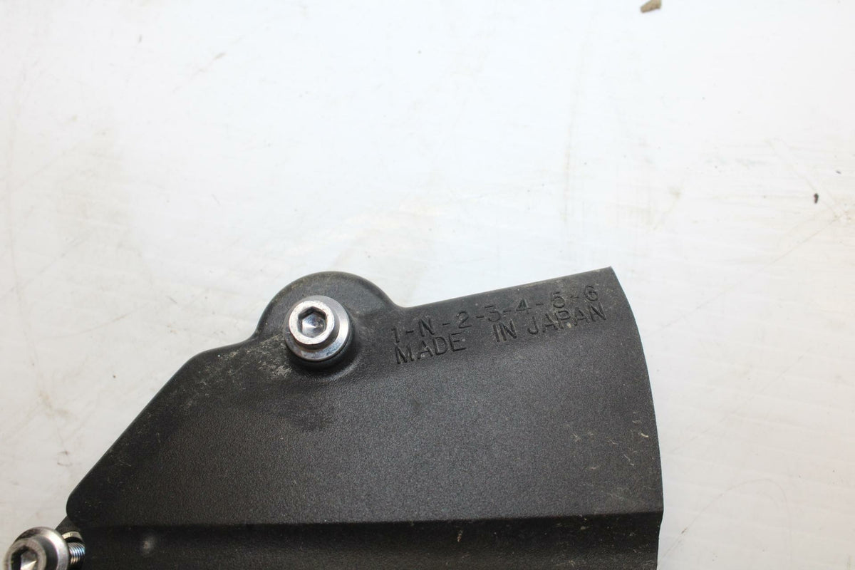 17-20 YAMAHA YZF R6 ENGINE SPROCKET COVER BB257