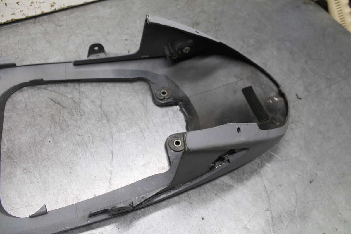08-10 SUZUKI GSXR 600  CENTER REAR BACK TAIL FAIRING COWL BB101