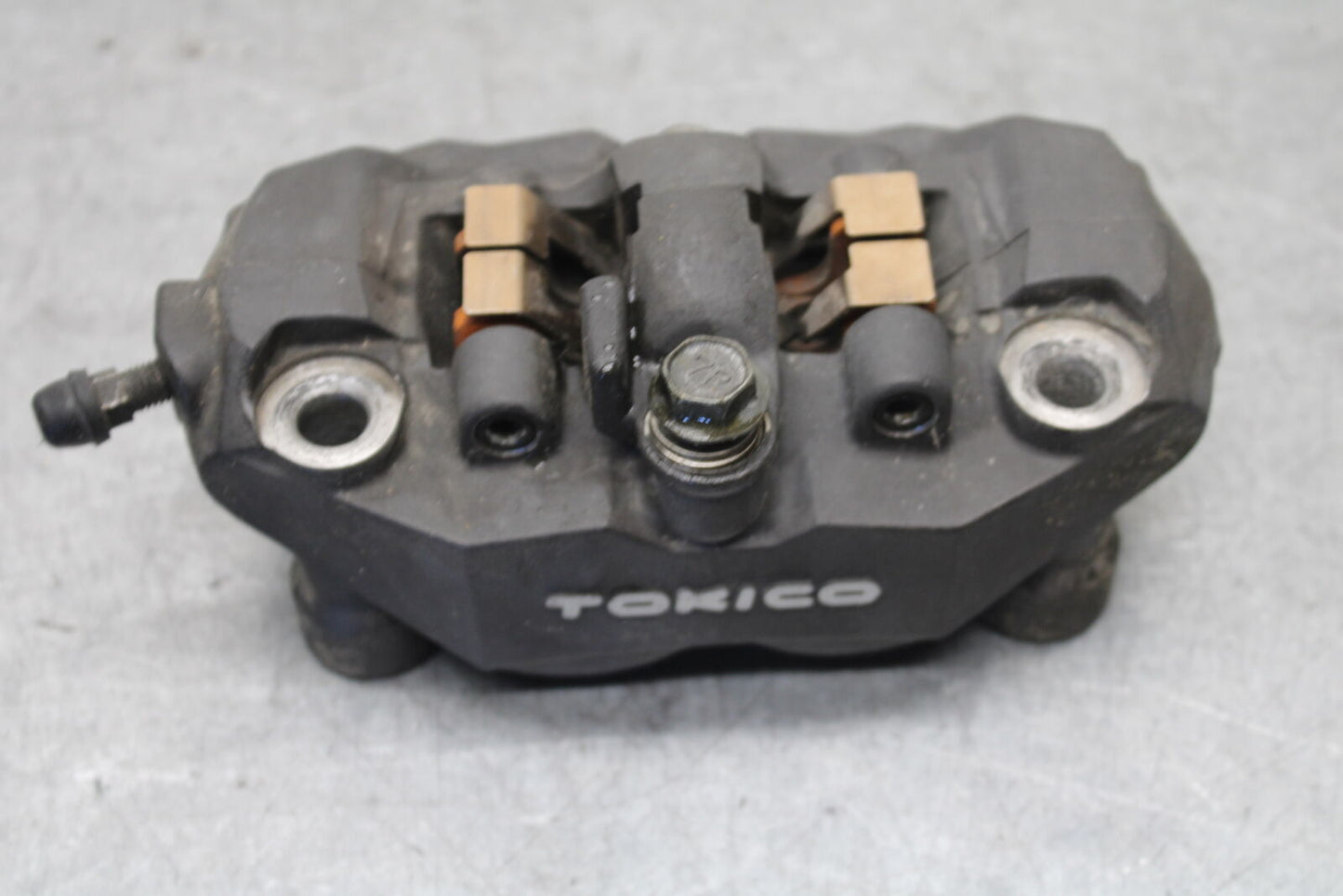 05-06 SUZUKI GSXR1000 RIGHT LEFT FRONT BRAKE CALIPER SET PAIR CALIPERS BB663