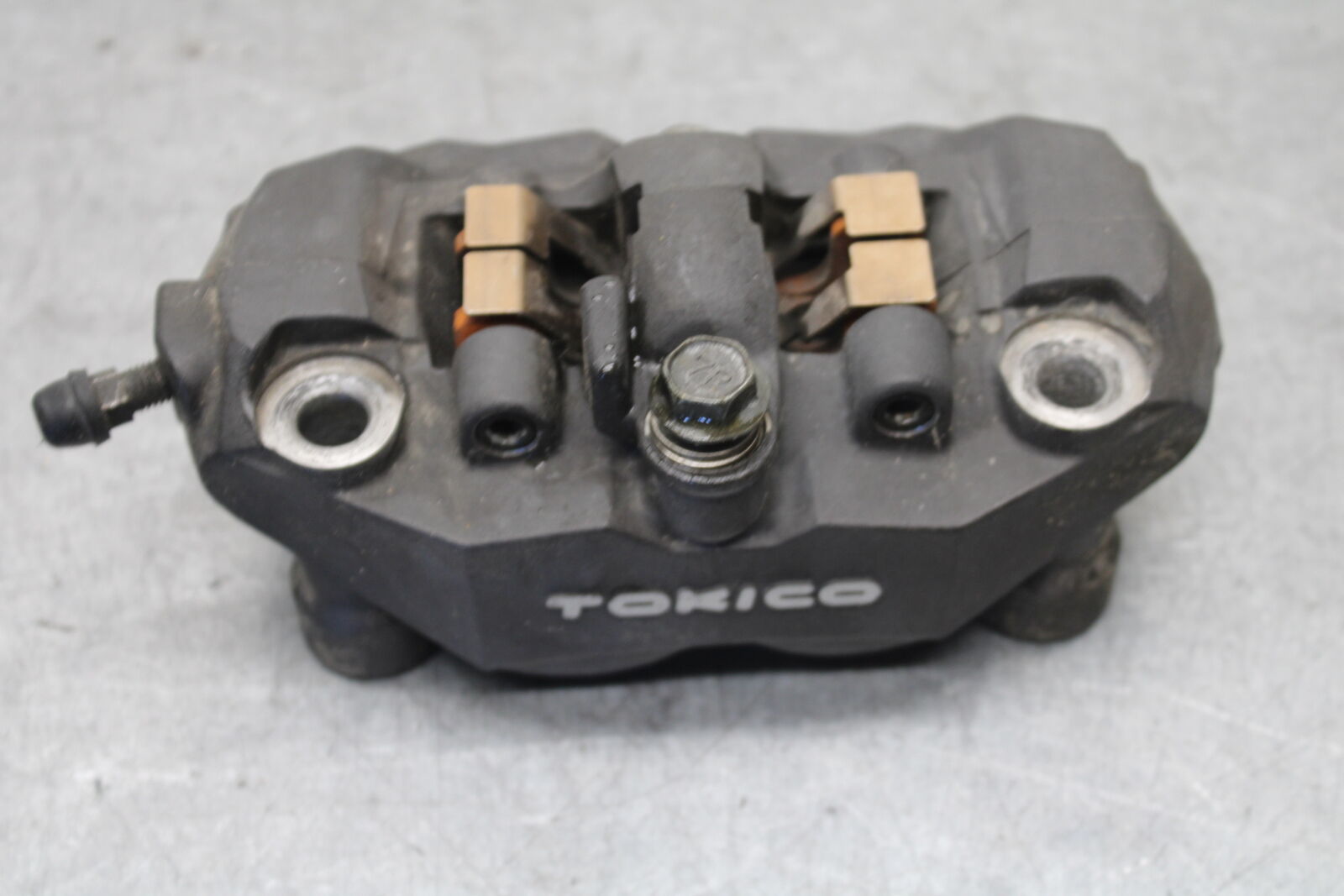 05-06 SUZUKI GSXR1000 RIGHT LEFT FRONT BRAKE CALIPER SET PAIR CALIPERS BB663