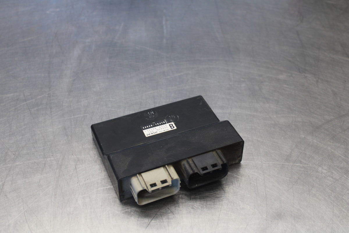 11-26 SUZUKI GSXR750 ECU COMPUTER CONTROLLER UNIT BLACK BOX ECM CDI BB882