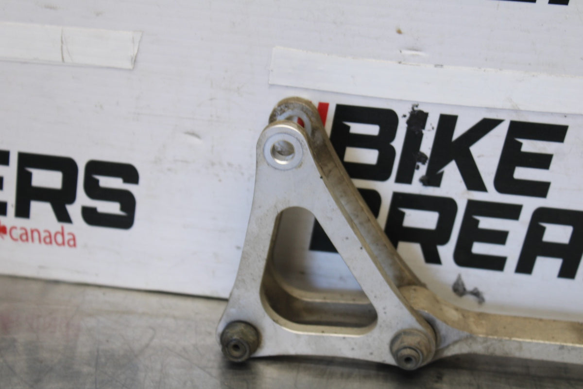 03-04 YAMAHA YZF R6S REAR DOGBONE SHOCK LINKAGE LINK BB890