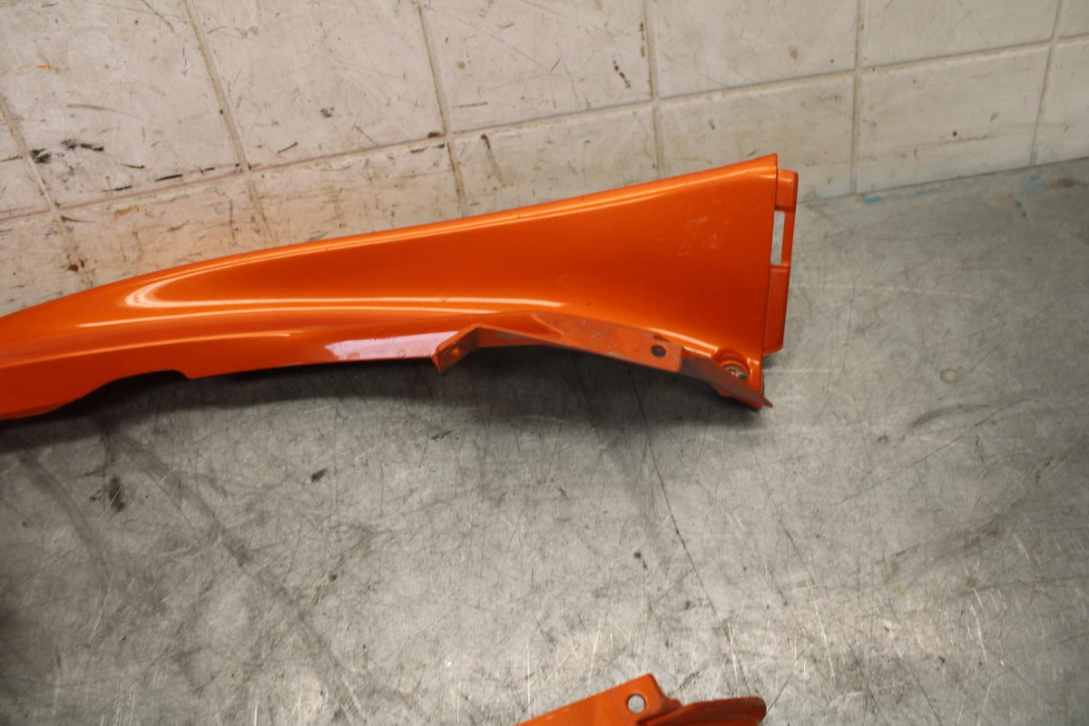 2009 Yamaha YZF R6  FRONT UPPER MID SIDE FAIRING COWL PLASTIC PAIR BB532
