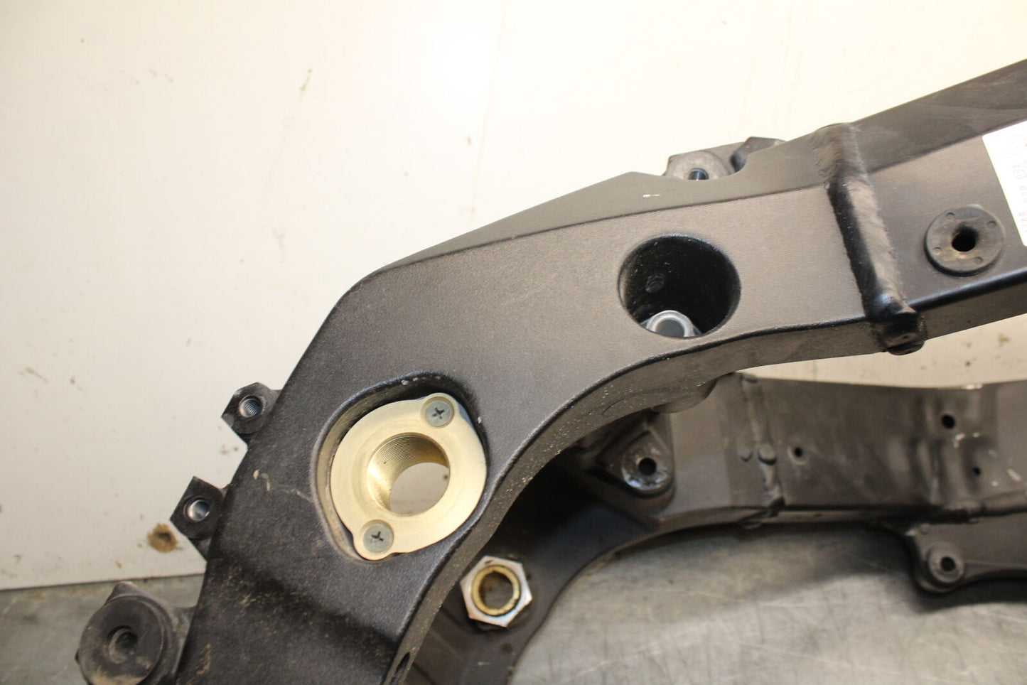 05-06 SUZUKI GSXR1000 FRAME CHASSIS BB677