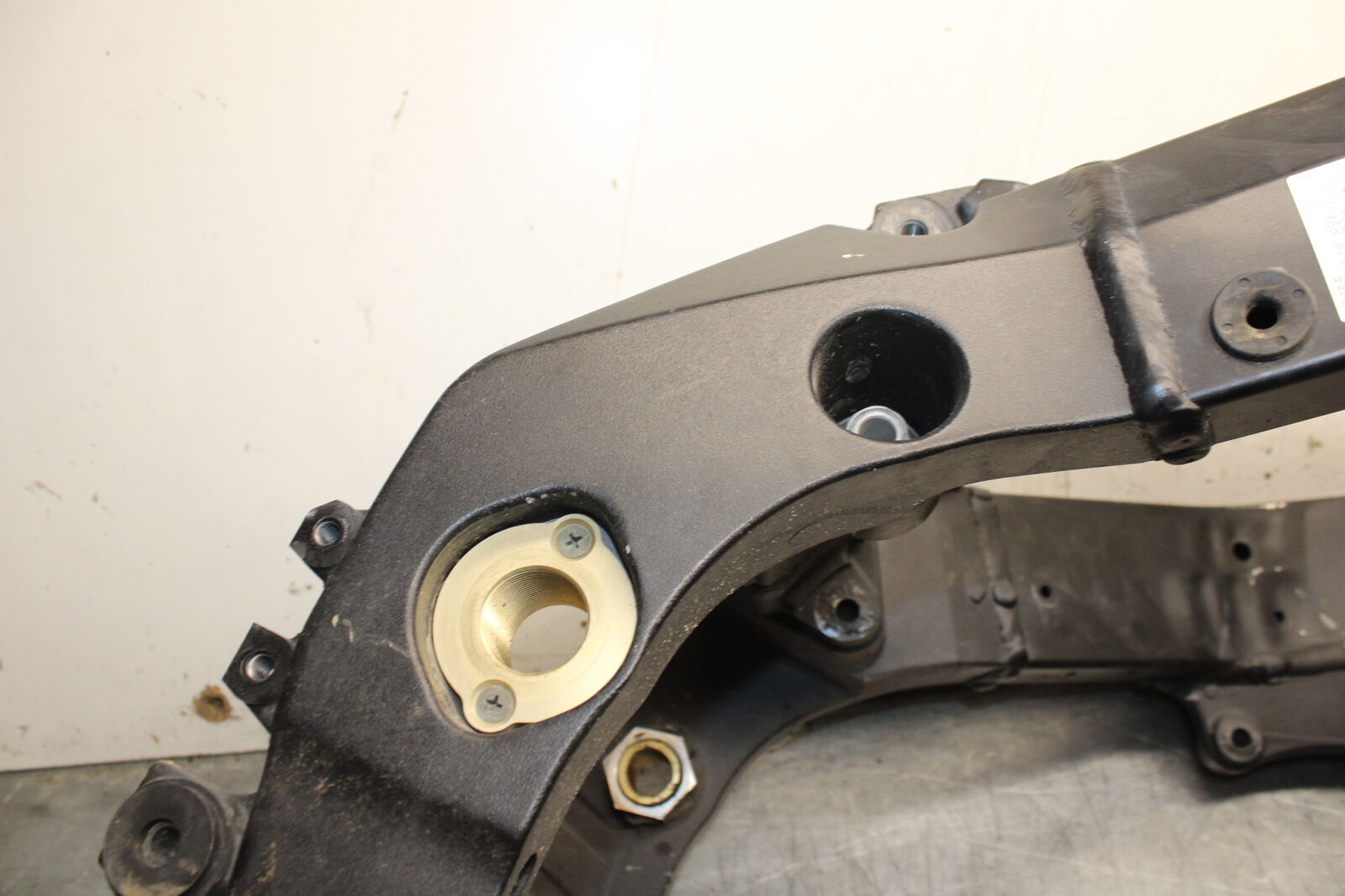 05-06 SUZUKI GSXR1000 FRAME CHASSIS BB677