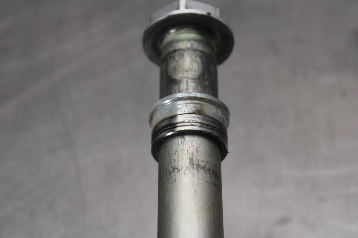 17 YAMAHA YZF R6 FRONT WHEEL RIM AXLE PIVOT BOLT BB922