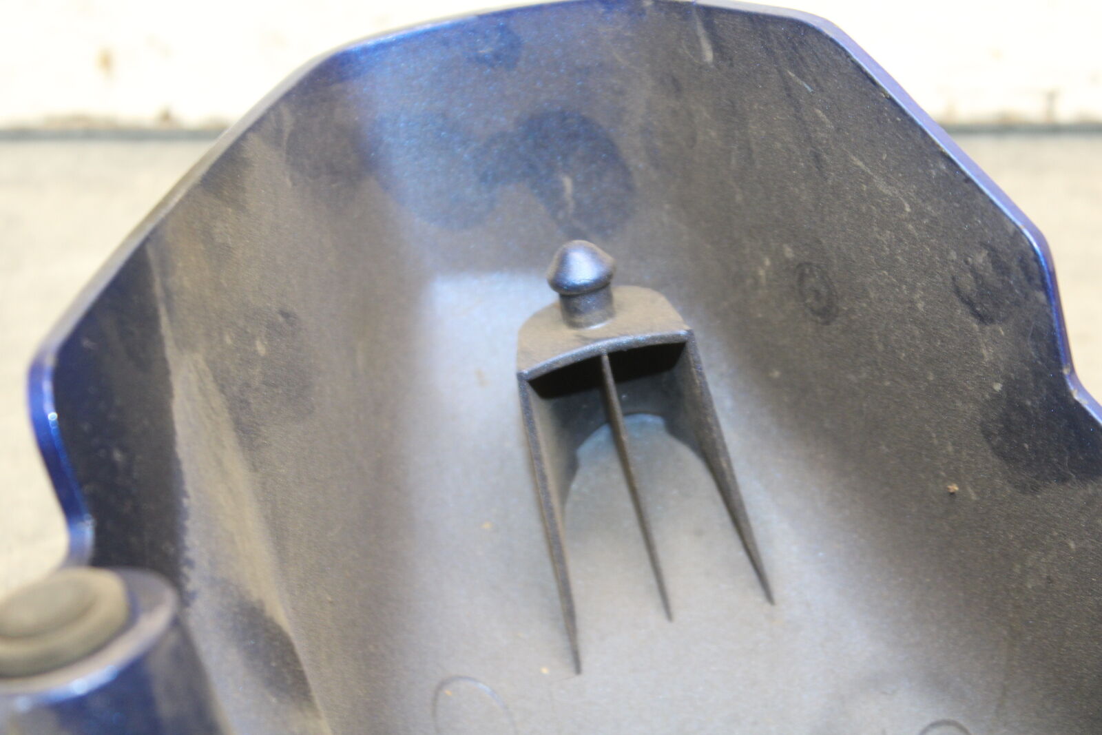 05-06 SUZUKI BOULEVARD M50 SIDE COVER PANEL COWL FAIRING 47130-41F00 BB671