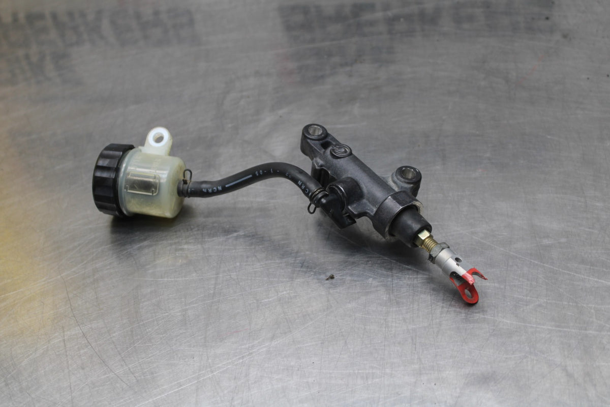 05 YAMAHA YZF R6 REAR BACK BRAKE MASTER CYLINDER W RESERVOIR BB858