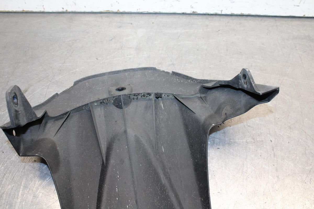11-23 SUZUKI GSXR 750 REAR BACK WHEEL TIRE HUGGER FENDER BB630