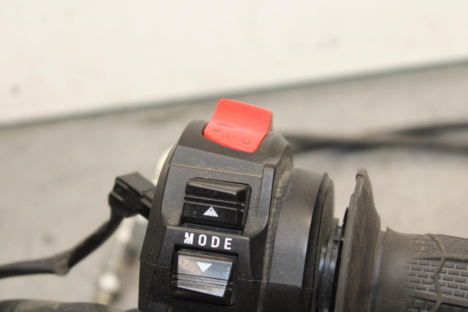 08-10 SUZUKI GSXR 600 RIGHT CLIP ON HANDLE KILL OFF START SWITCH SWITCHES BB753
