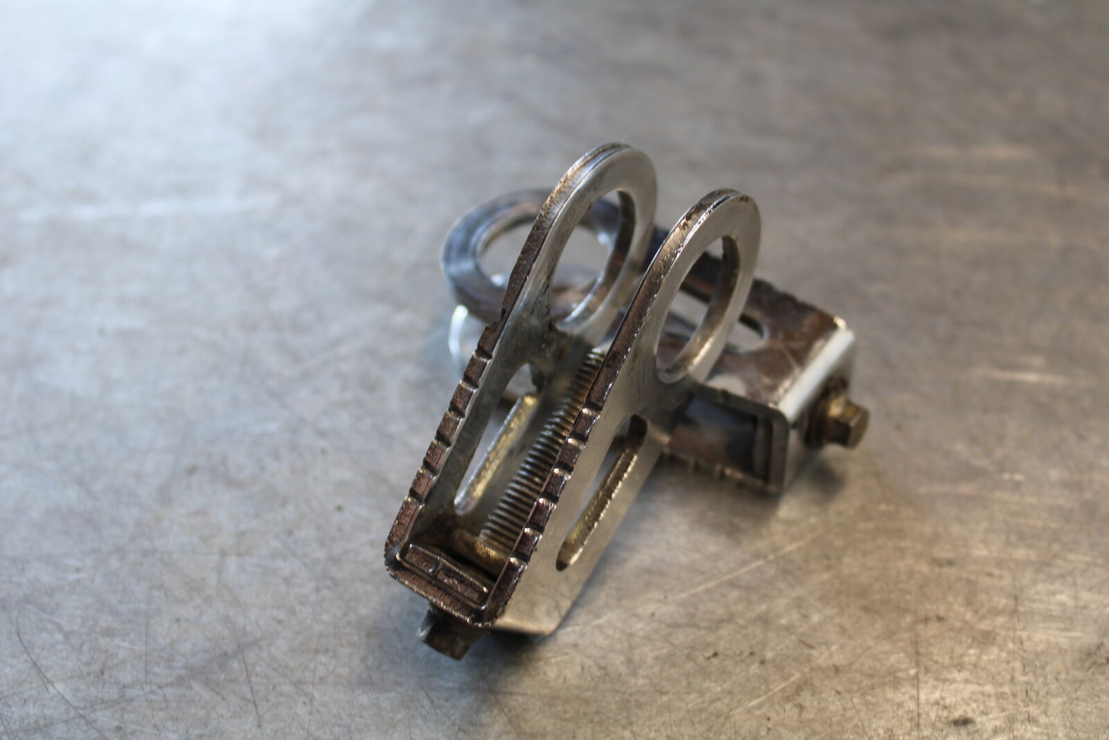 03-04 HONDA CBR600RR SWINGARM CHAIN TENSIONER ADJUSTMENT BRACKETS BB661