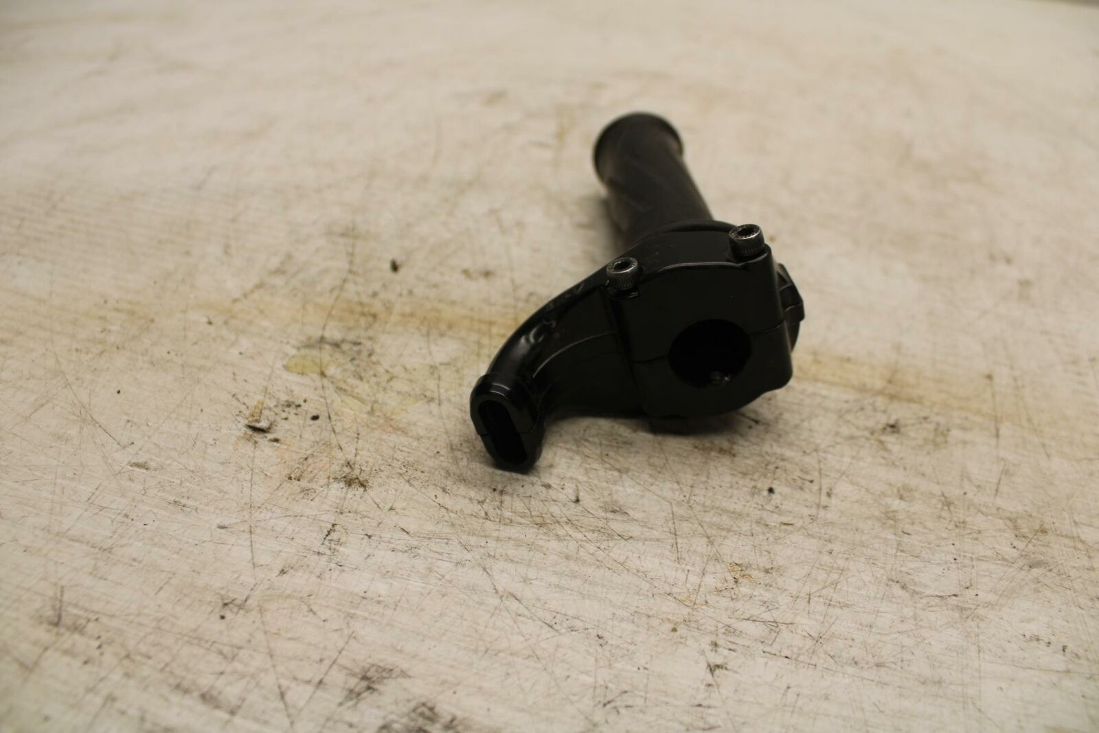 16-21 YAMAHA XSR900 THROTTLE CABLE LINE HOUSING GUIDE BB362