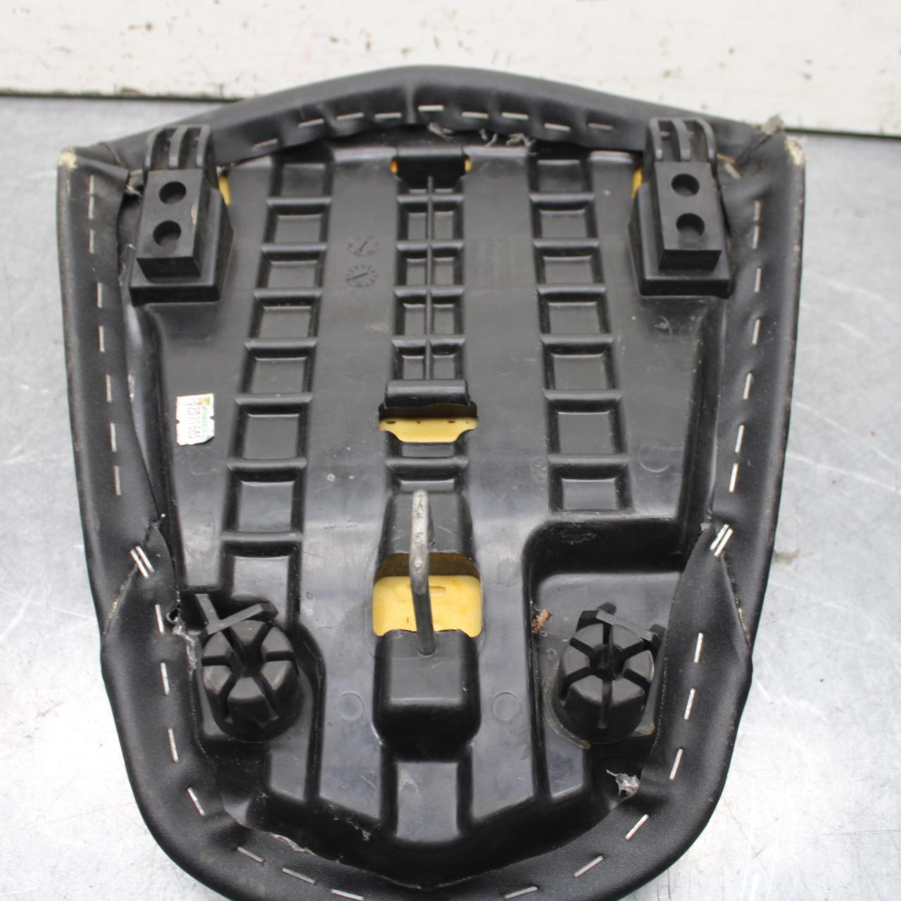 15-18 HONDA CB300FA REAR BACK PASSENGER TANDEM SEAT PAD SADDLE  BB646