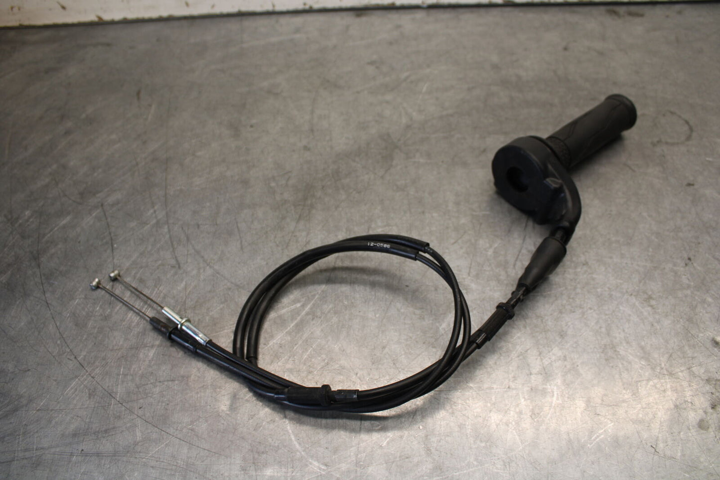 13-18 KAWASAKI NINJA ZX6R THROTTLE CABLE LINE HOUSING GUIDE BB682