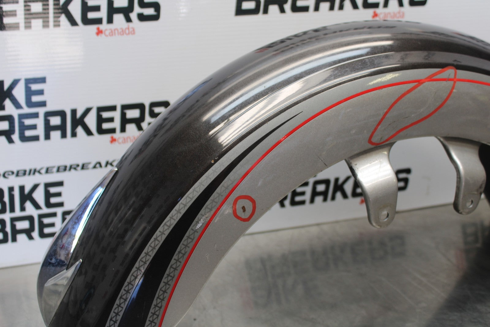05-06 VICTORY KINGPIN DELUXE FRONT WHEEL FENDER BB195