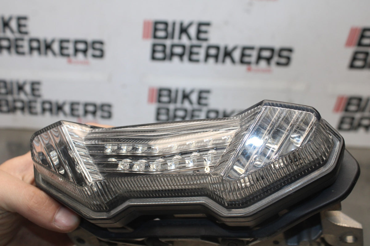 15-17 YAMAHA FJ09 REAR TAIL TAILLIGHT BACK BRAKE LIGHT BB906