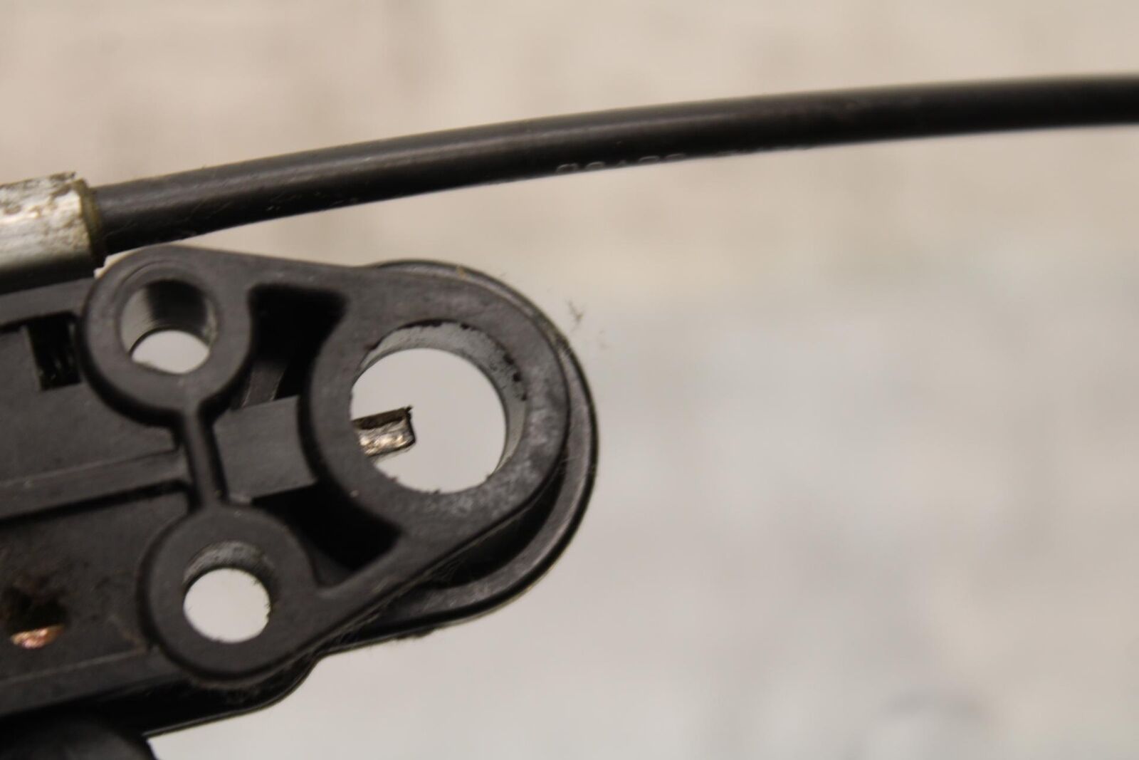1997 Suzuki Bandit 1200 GSF1200S SEAT LATCH BB559