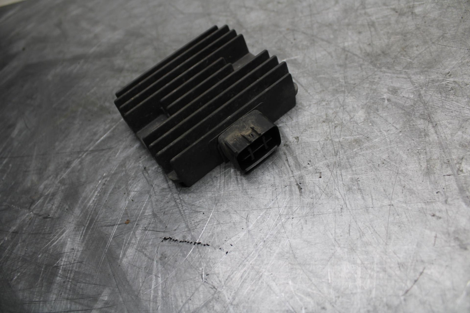 07 YAMAHA YZF R6 RECTIFIER VOLTAGE REGULATOR 4XY-81960-00-00 BB495