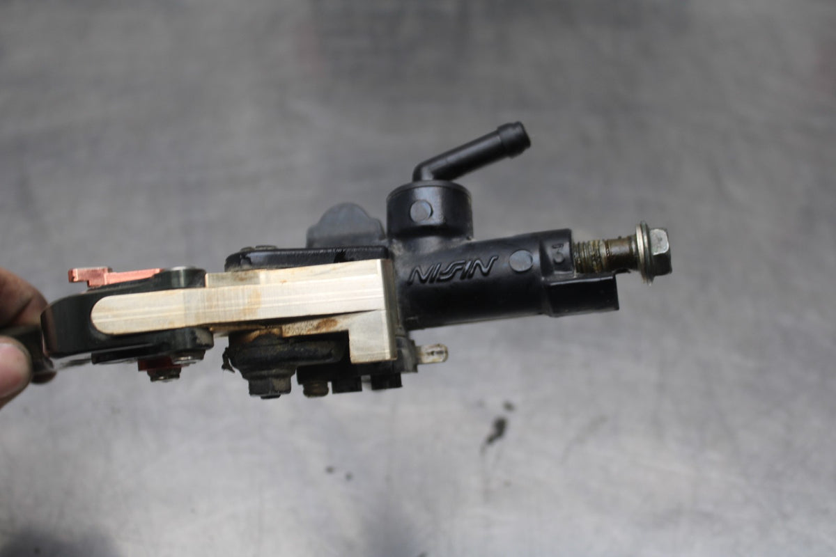 06 SUZUKI SV650S FRONT BRAKE MASTER CYLINDER w/ LEVER BB783
