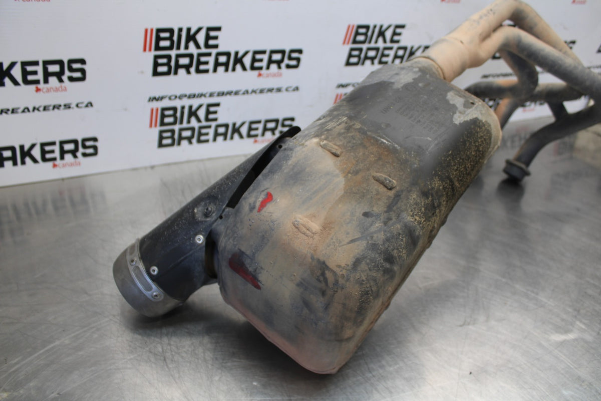 16 YAMAHA XSR900 FULL EXHAUST SYSTEM HEADERS PIPE MUFFLER BB786
