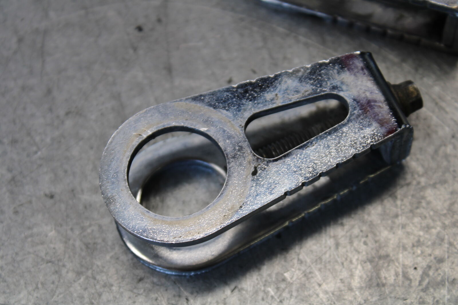 03-04 HONDA CBR600RR SWINGARM CHAIN TENSIONER ADJUSTMENT BRACKETS BB661