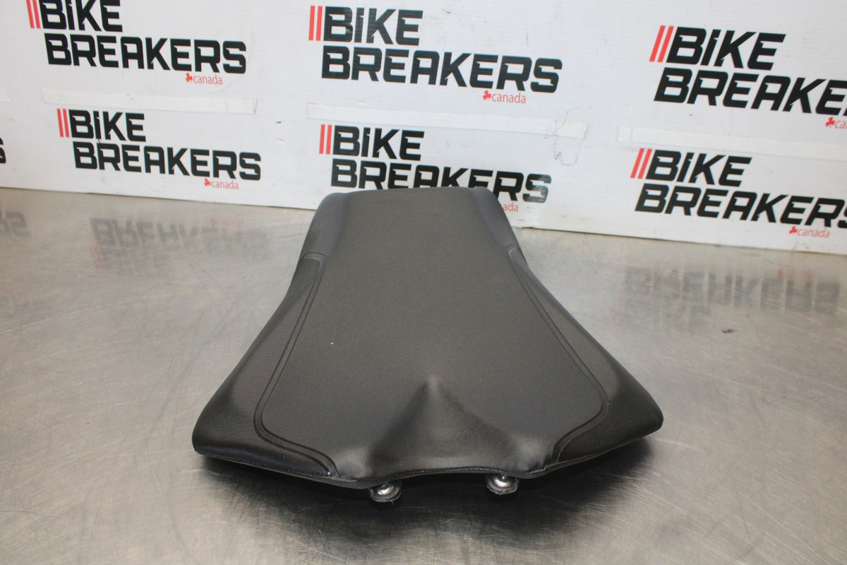 16 APRILIA TUONO V4 1100 FRONT DRIVERS SEAT PAD SADDLE PILLION BB905
