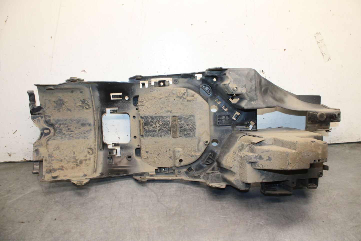 16-17 KAWASAKI VULCAN S 650 EN650 ABS BATTERY TRAY BOX HOLDER BB731