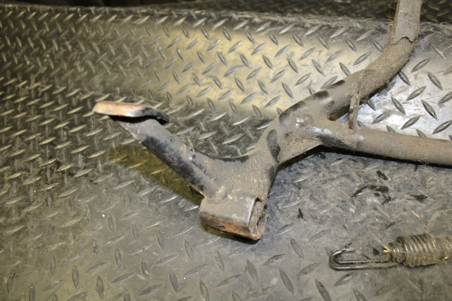 05-06 SUZUKI KATANA 750 GSX750F CENTER MAIN STAND bb166