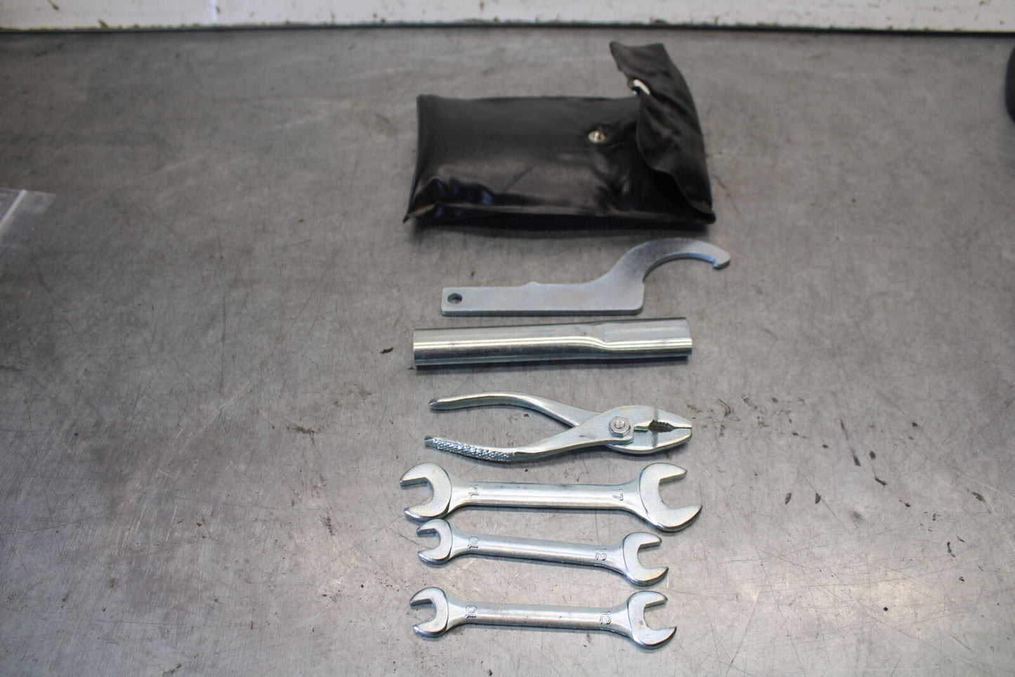 08-16 YAMAHA YZF R6 STOCK TOOLS OEM TOOL BAG KIT SET BB665