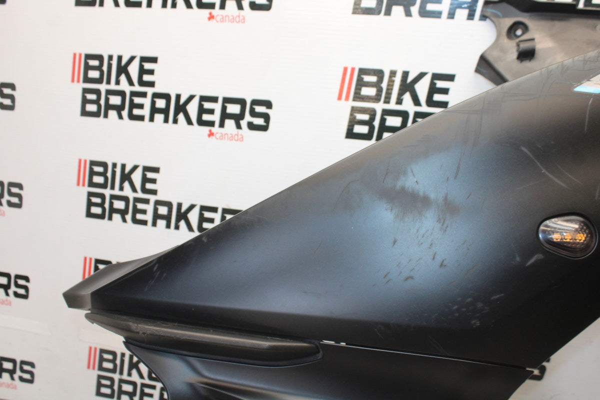 23 YAMAHA YZF R3 RIGHT LOWER MID UPPER SIDE FAIRING COWL  BB003