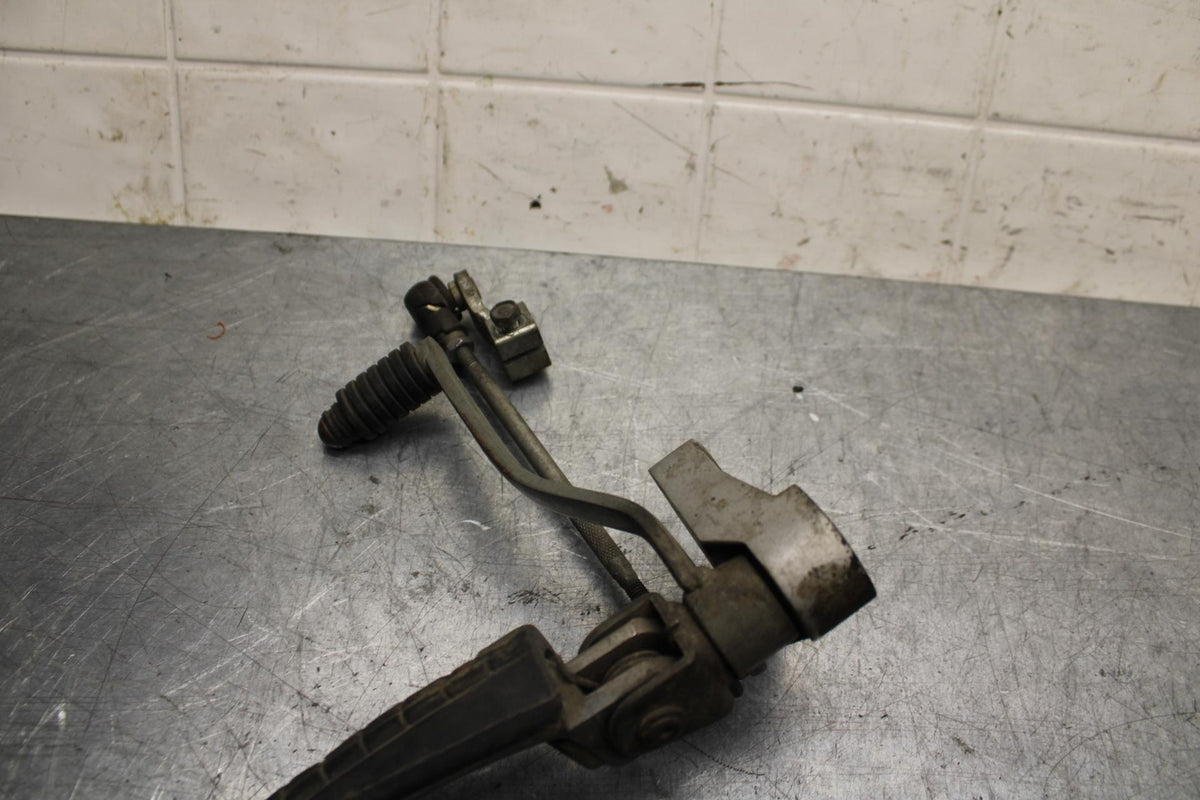 89-90 YAMAHA FZR600 LEFT REARSET REAR SET FOOT PEG W SHIFTER BB76