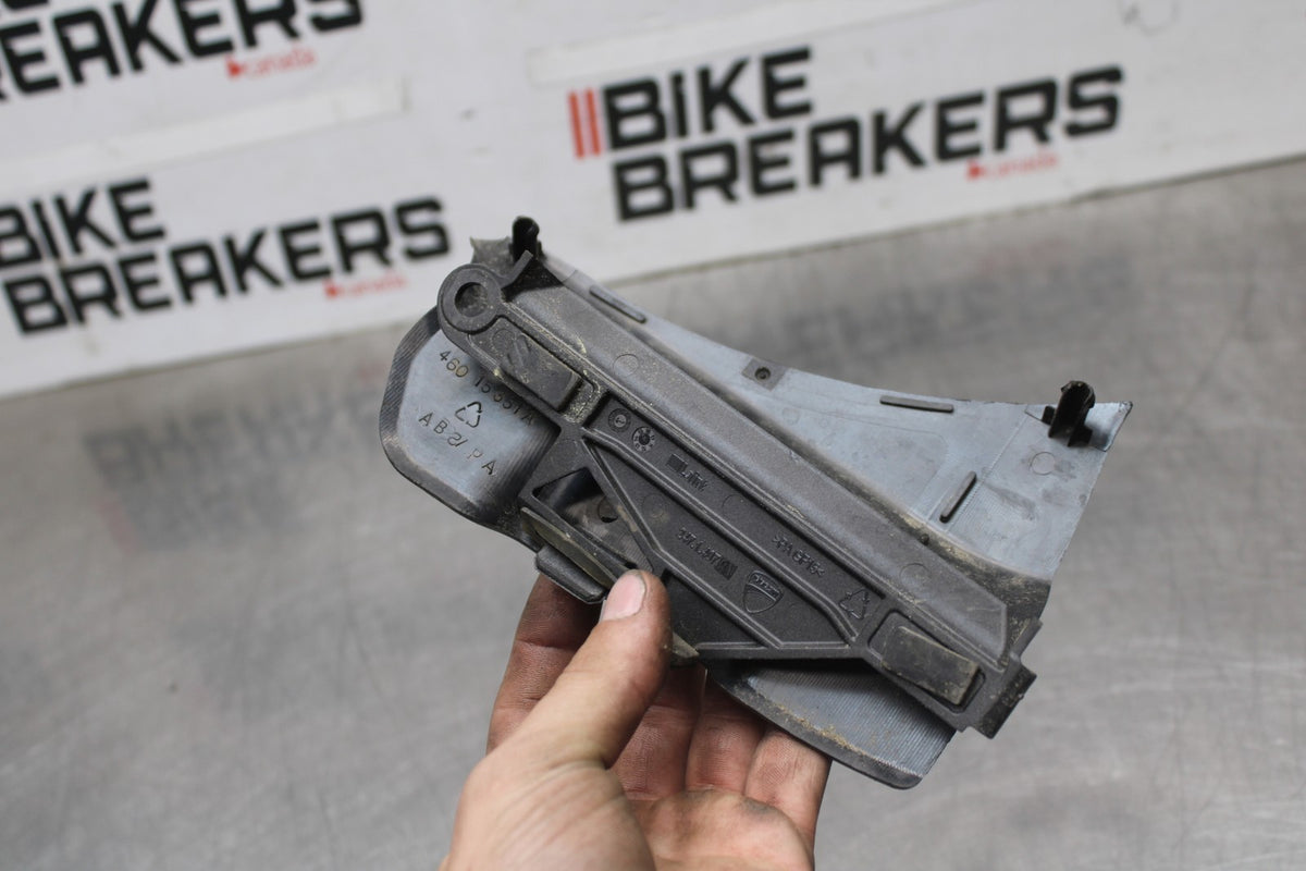 16 DUCATI 959 PANIGALE REAR BACK TAIL UNDERTAIL BATTERY TRAY PLASTIC BB912