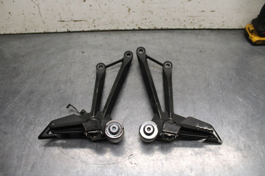 12-13 KAWASAKI Z1000 REAR BACK PASSENGER PEG SET PAIR BB743