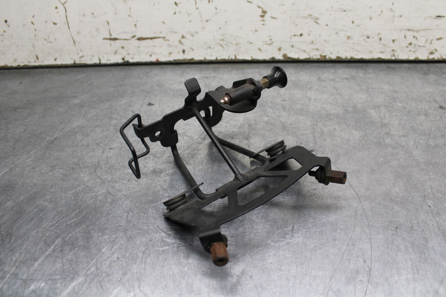 12-13 KAWASAKI Z1000 UPPER FAIRING GAUGES STAY BRACKET BB743