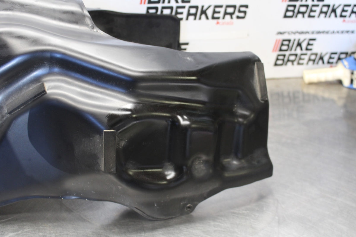 19 BMW F750GS GAS TANK FUEL CELL PETROL RESERVOIR BB938