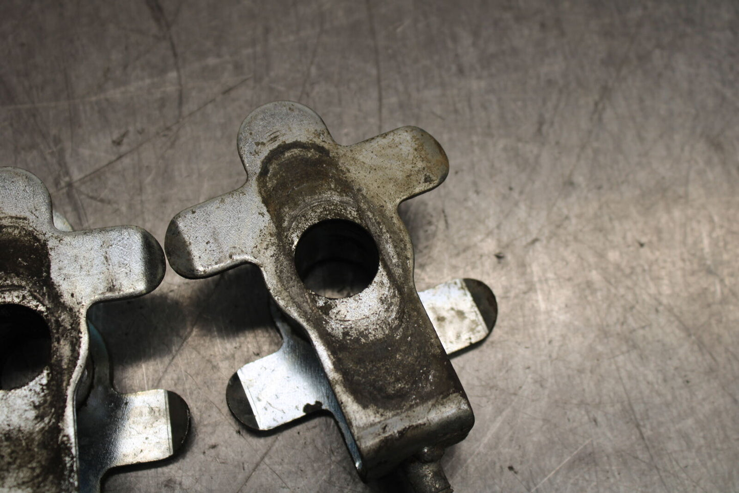 04-05 SUZUKI KATANA 750 GSX750F CHAIN TENSIONER ADJUSTMENT BRACKETS  BB110 