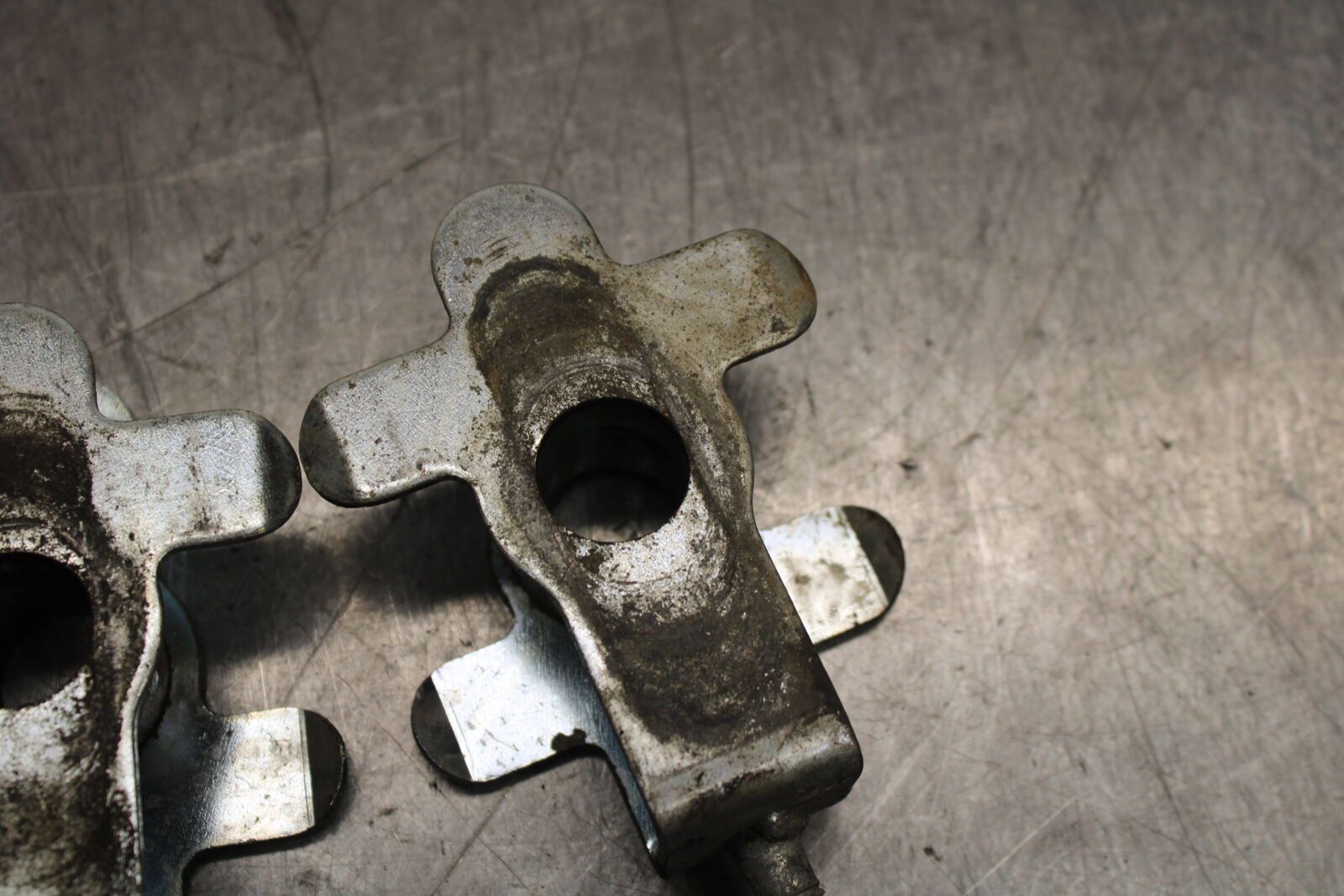 04-05 SUZUKI KATANA 750 GSX750F CHAIN TENSIONER ADJUSTMENT BRACKETS  BB110 