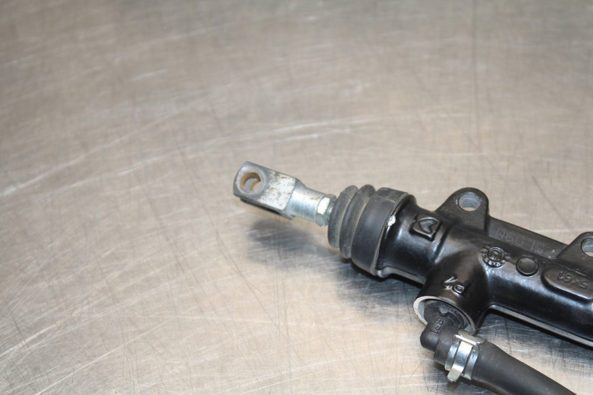 13-16 KTM 390 DUKE REAR BACK BRAKE MASTER CYLINDER W RESERVOIR BB815