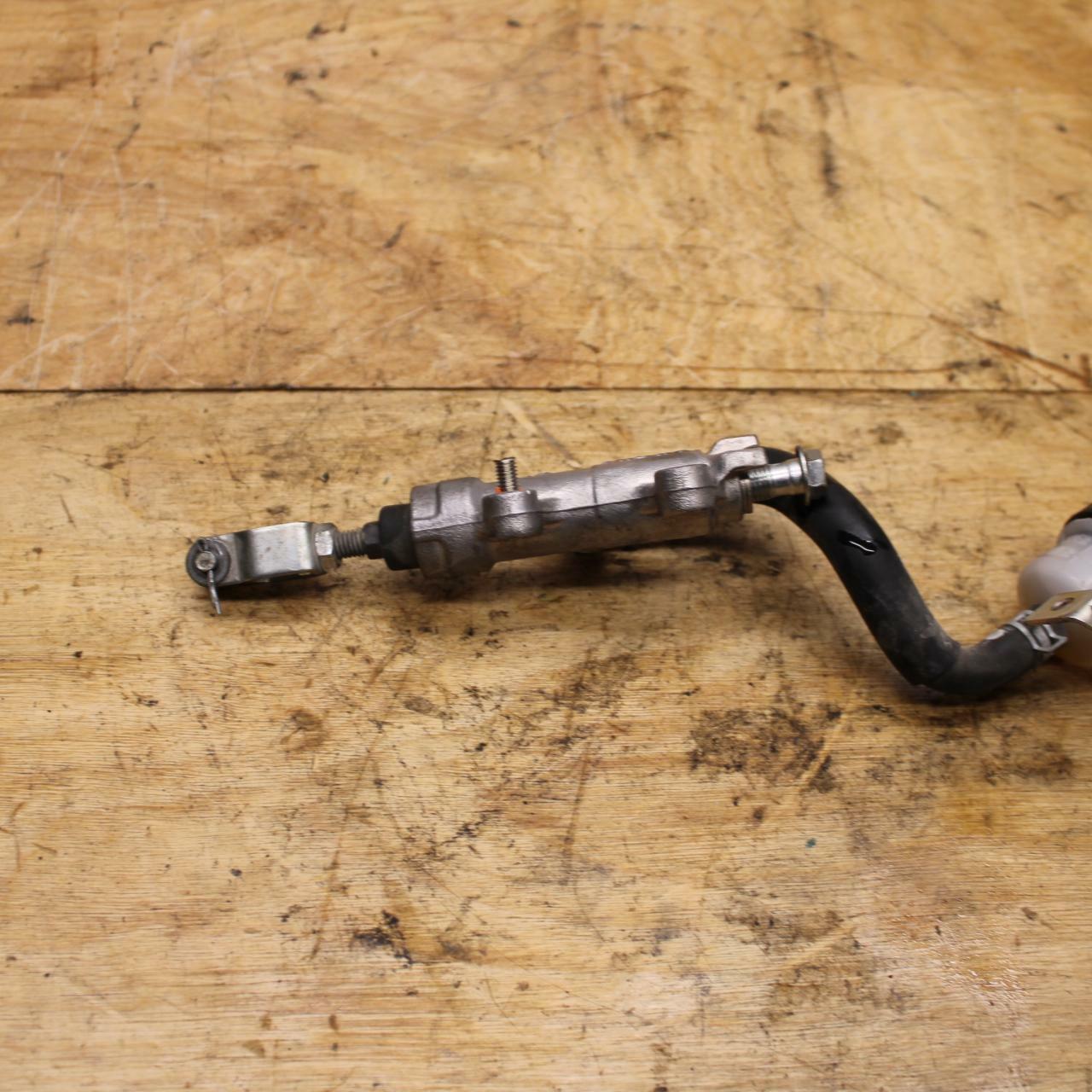 11-13 SUZUKI GSXR600 REAR BACK BRAKE MASTER CYLINDER W RESERVOIR BB330