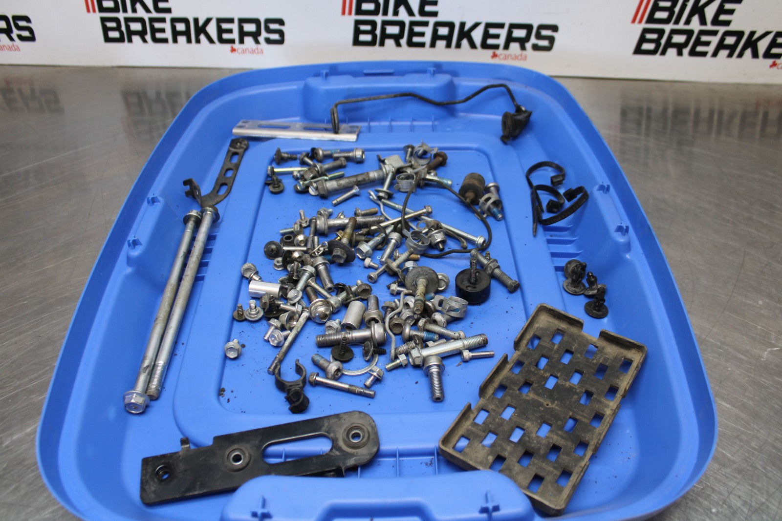 06-07 SUZUKI GSXR 600 MOUNTING BOLTS HARDWARE MOTOR SCREWS BB170