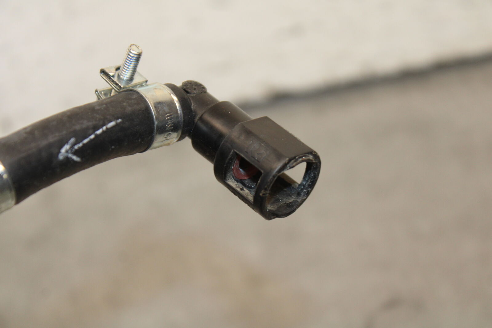 05-06 SUZUKI GSXR1000 FUEL HOSE GAS LINE TUBE PIPE 15810-41G00 BB677