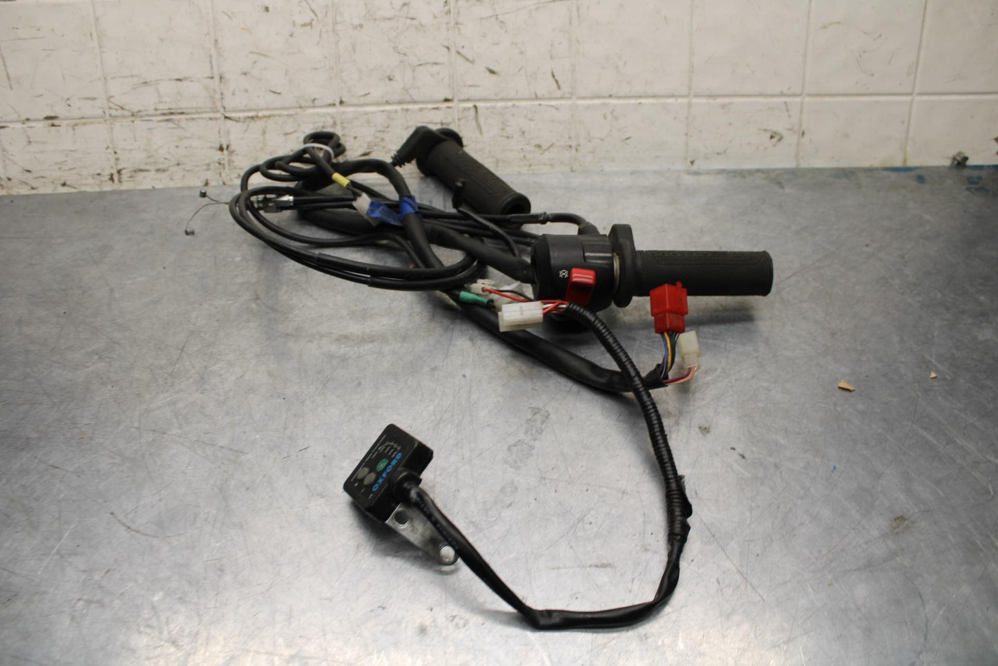 2008 Honda Interceptor 800 VFR800A ABS RIGHT CLIP ON HANDLE KILL OFF START