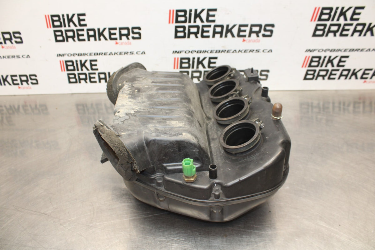 00 SUZUKI GSXR750 AIRBOX AIR INTAKE FILTER BOX BB820